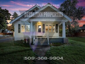 Building Photo - Delightful Bungalow near the Charming Town...
