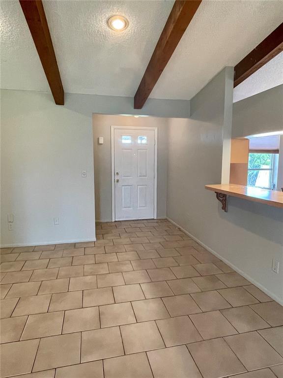 Building Photo - 2120 Outer Dr