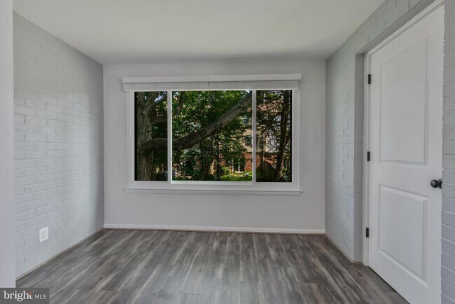 Building Photo - 10214 Bushman Dr
