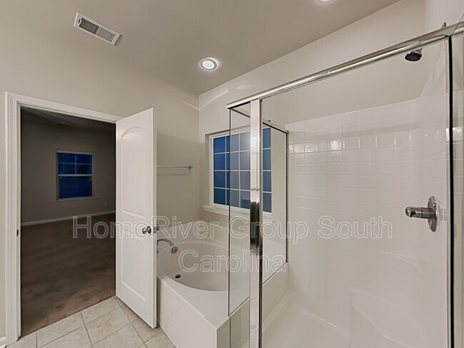 Building Photo - 3147 Mulan Ln