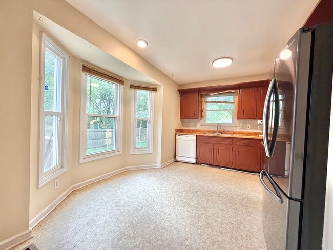 Building Photo - 634 Inver Ln