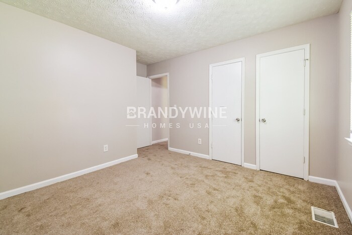 Building Photo - 911 Walnut Creek Ln