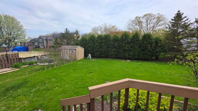 Building Photo - 2343 Glenmoor Dr