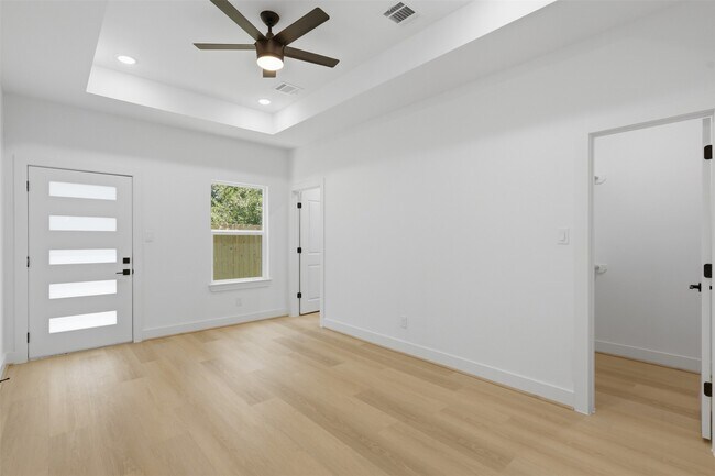 Building Photo - 5921 Mountwood St