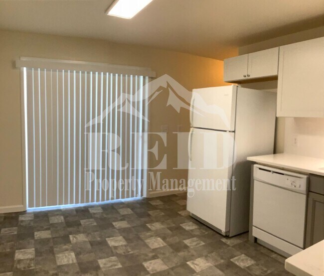 Building Photo - 1054 Callahan Dr