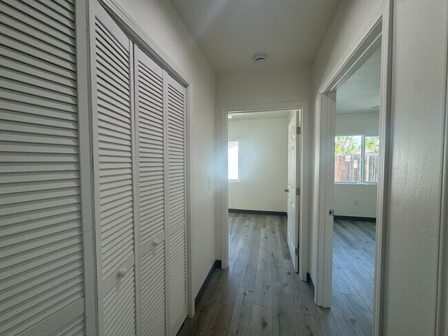 Building Photo - BRAND NEW home in Oildale!