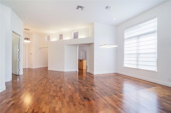 Building Photo - 2519 Bay Pointe Ct