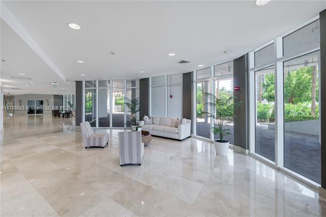 Building Photo - 6515 Collins Ave