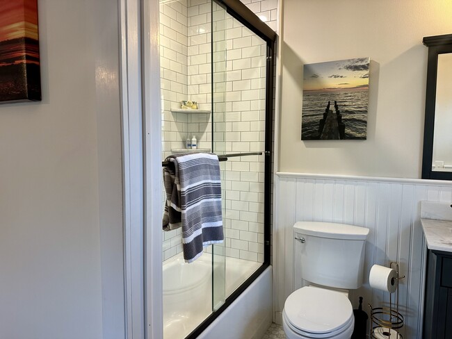 Building Photo - 43 Pennywise Ln