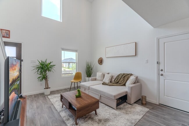 Building Photo - 16755 N Marie Vlg Dr