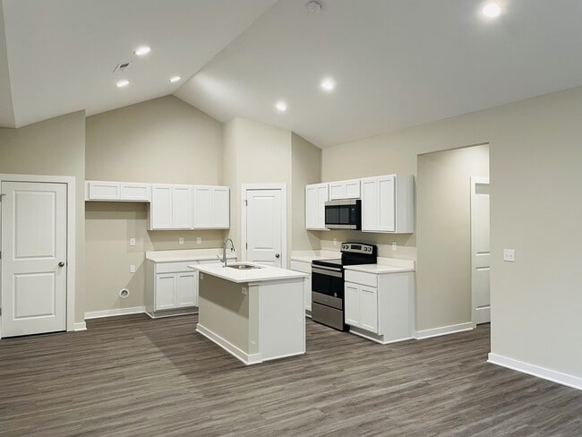 Building Photo - 12051 W Fontana St