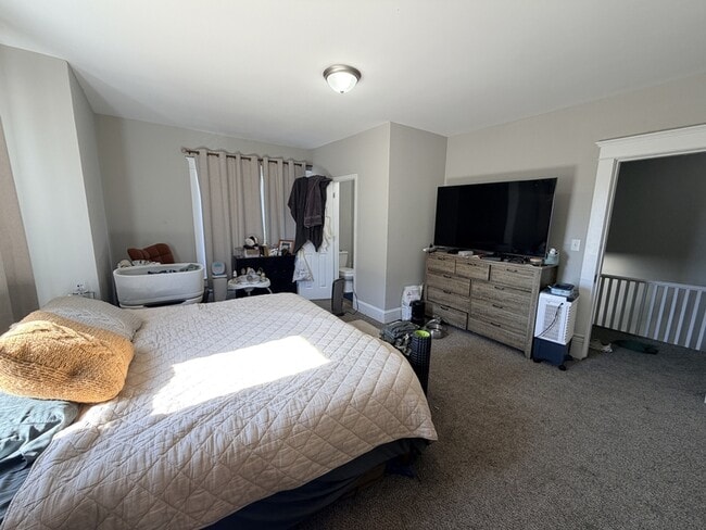 Building Photo - 124 Linden Ave