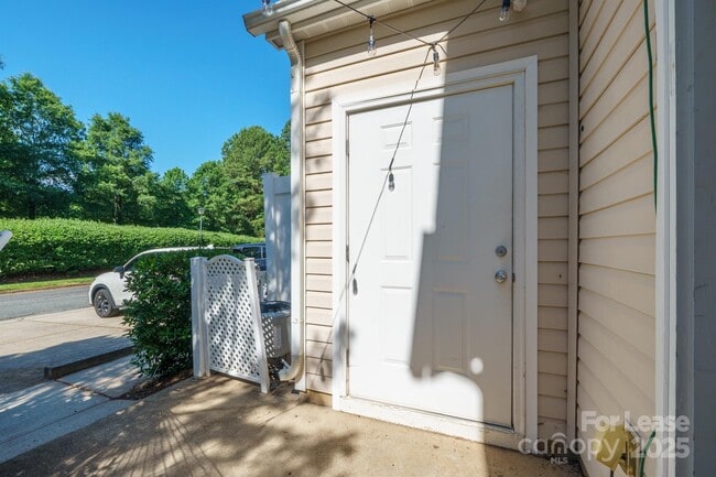 Building Photo - 11339 Dundarrach Ln