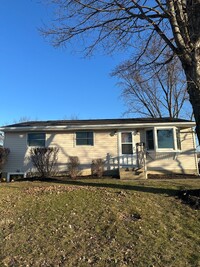 Building Photo - 3 Bedroom 1 Bathroom Home for Rent East Si...