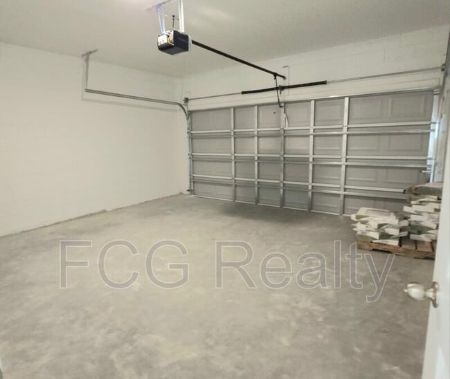 Building Photo - 464 Marion Oaks Dr