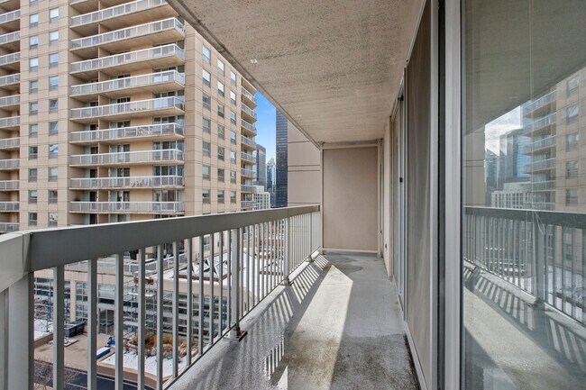 Building Photo - 545 N Dearborn St