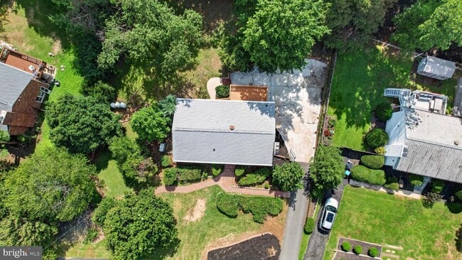 Building Photo - 6104 St John Dr