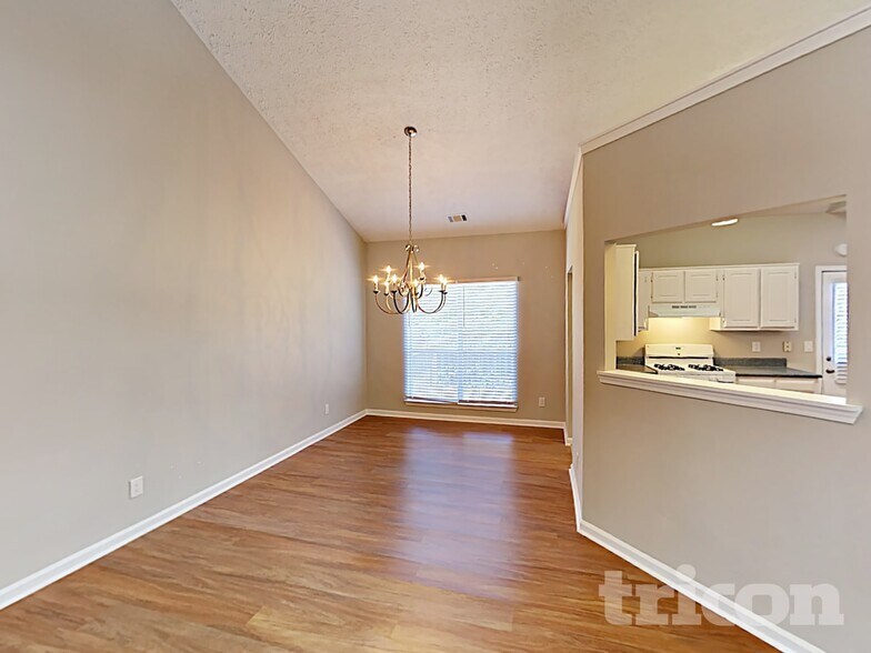Building Photo - 12310 Riviera Dr
