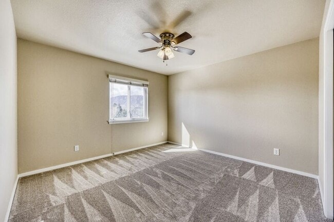 Building Photo - 779 Century Ln