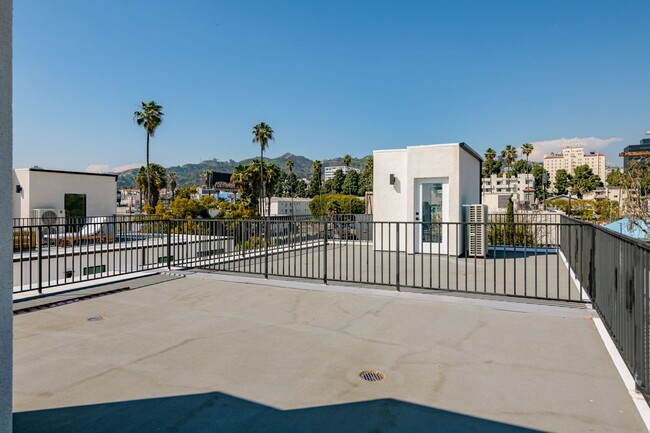 Building Photo - 1424 N Jonah Ln
