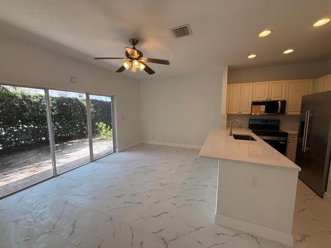 Building Photo - 3134 Coral Ridge Dr
