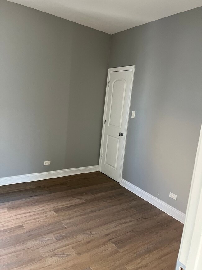 Building Photo - 1451 N Massasoit Ave