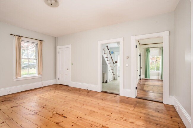 Building Photo - 110 Exeter Rd