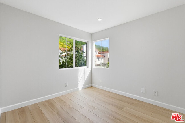 Building Photo - 359 Westlake Vista Ln