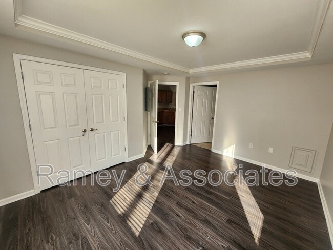 Building Photo - 3802 Falcon Crest Dr