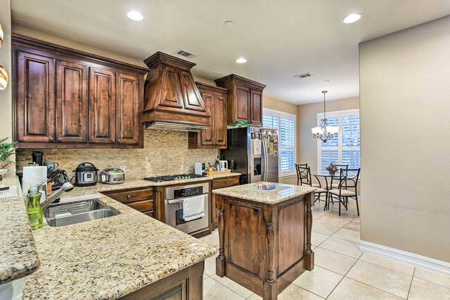 Building Photo - 4741 Durham Dr