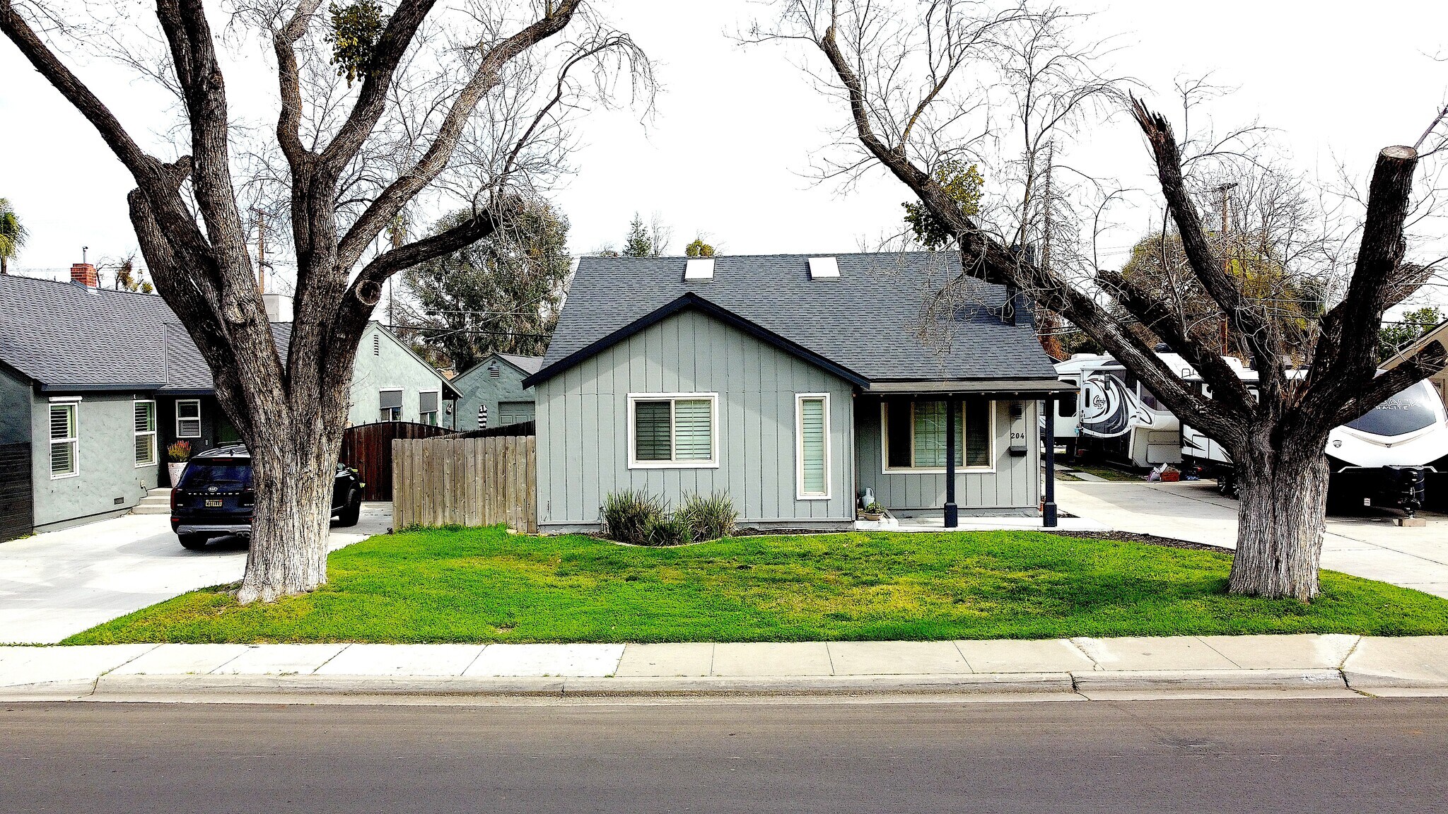 Building Photo - 204 N Santa Ana Ave