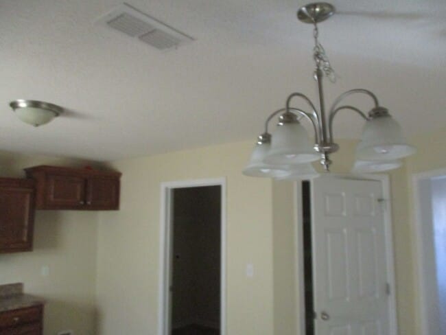 Building Photo - 222 Glade Ln