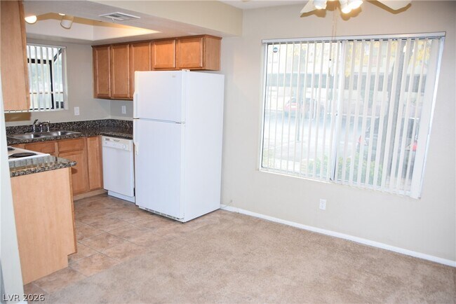 Building Photo - 7300 W Pirates Cove Rd