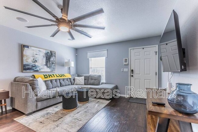 Building Photo - 1202 Spring St