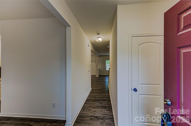 Building Photo - 4020 Beacon Ave