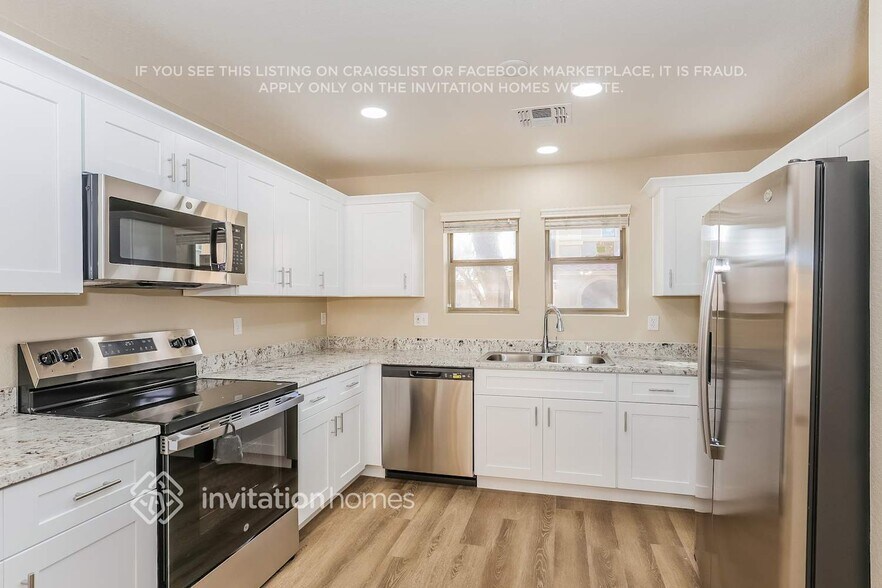 Building Photo - 9537 W Monte Vista Rd