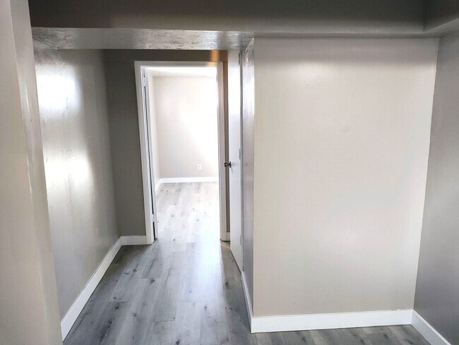 Building Photo - 133 Cottage Ave