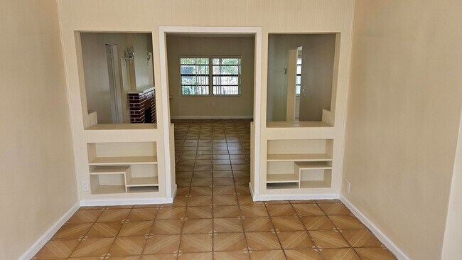 Building Photo - 421 Ardmore Rd