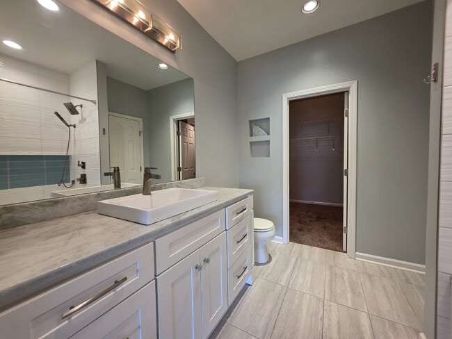 Building Photo - Lakefront 3BR/3BA with Covered Deck, Garage & Community Pool