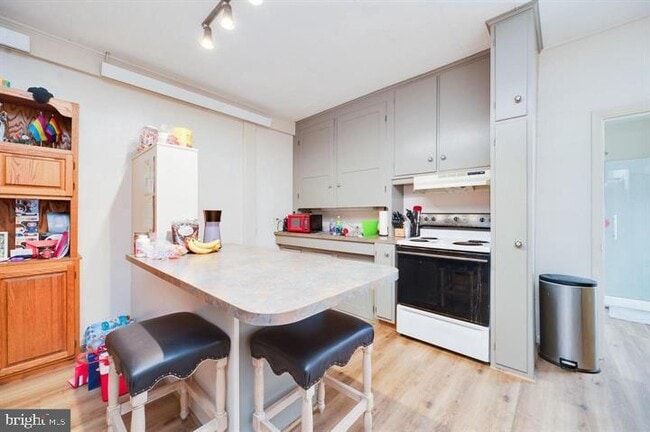 Building Photo - 26 Willow St