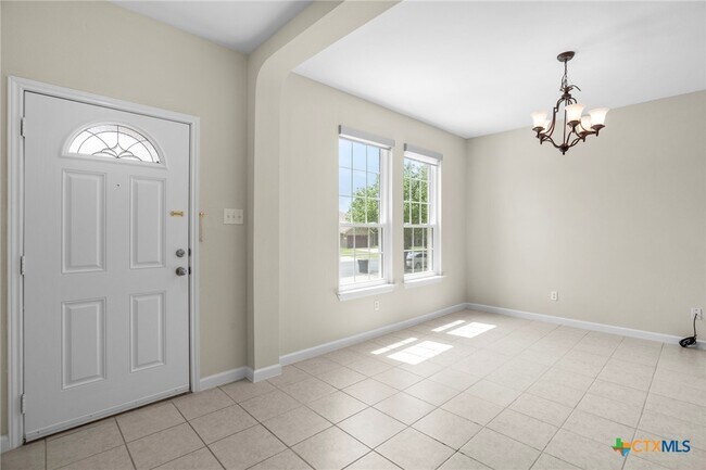 Building Photo - 5621 Bedrock Dr