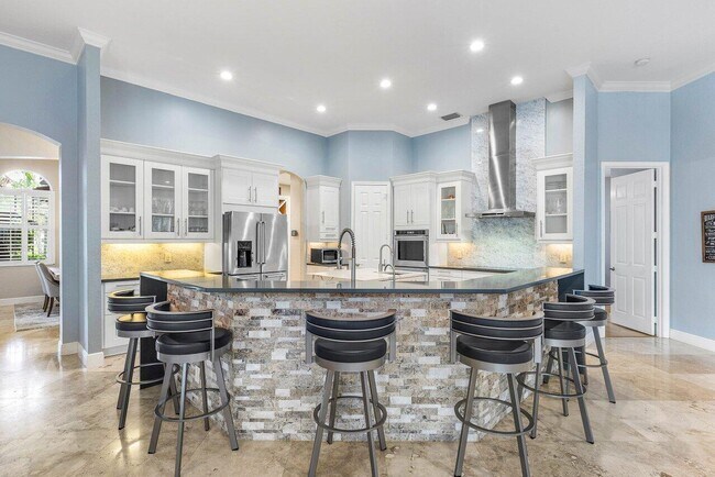 Building Photo - 4675 Manderly Dr