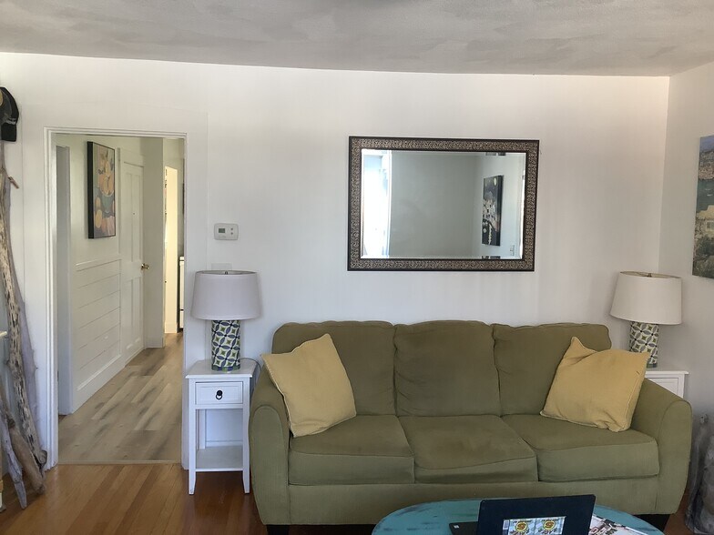 Building Photo - 74 Mount Pleasant Ave