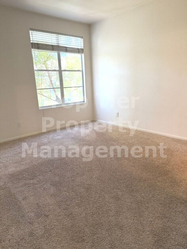 Building Photo - ***Dual-Primary 2 bed / 2 bath Condo in Carmel Valley - Available NOW***
