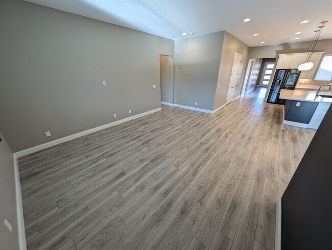 Building Photo - 4535 Herbert River Ave