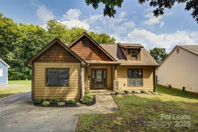 Building Photo - 448 N Summit Ave