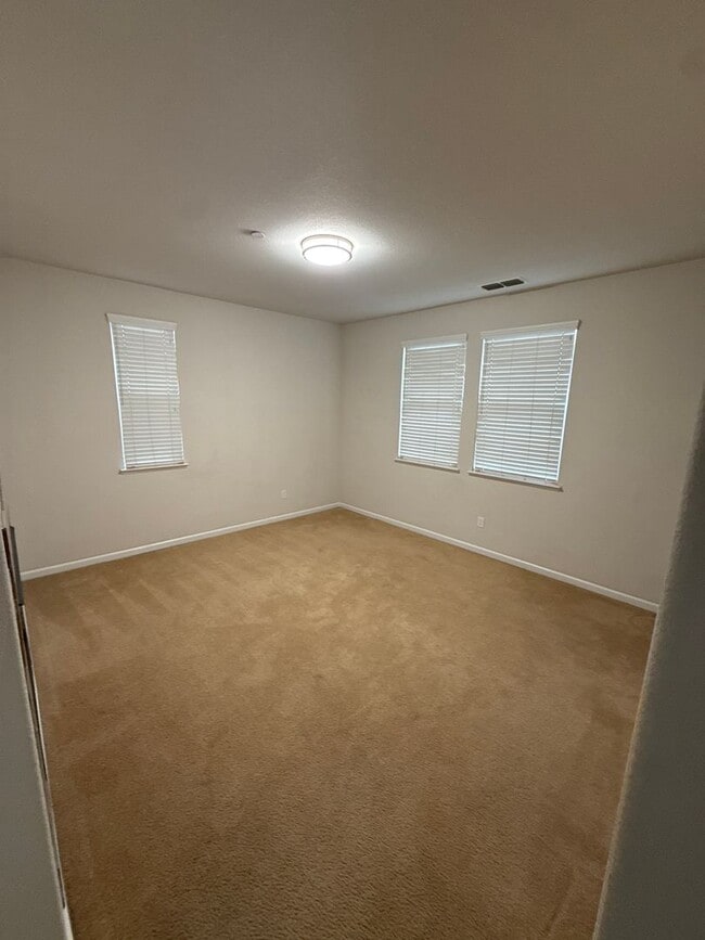 Building Photo - 4BR|2.5BA Townhome w/Garage|Yard| - Tenant Pays $175 monthly for WS&G