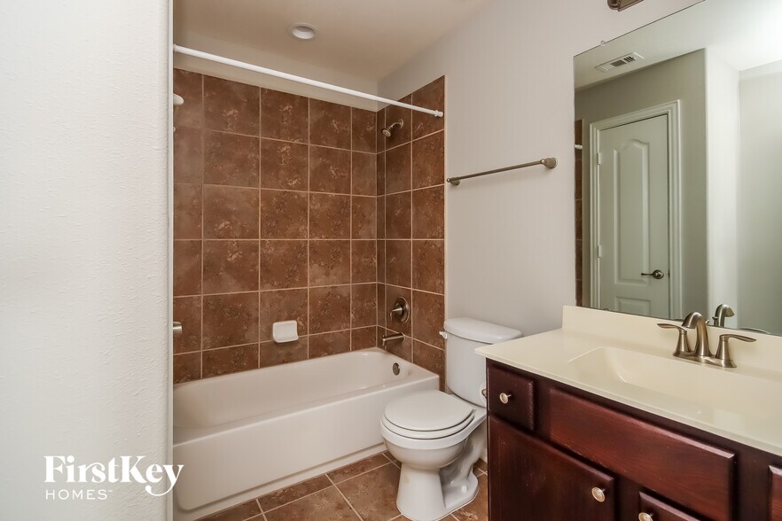 Building Photo - 517 Fieldhaven Ct