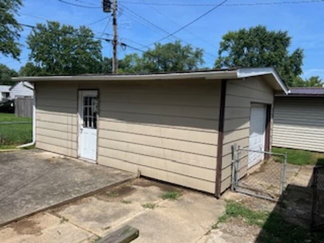 Building Photo - Updated 3 BR in Chesterfield