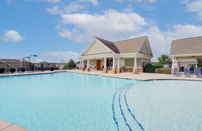 Building Photo - 4579 Silver Oak Dr